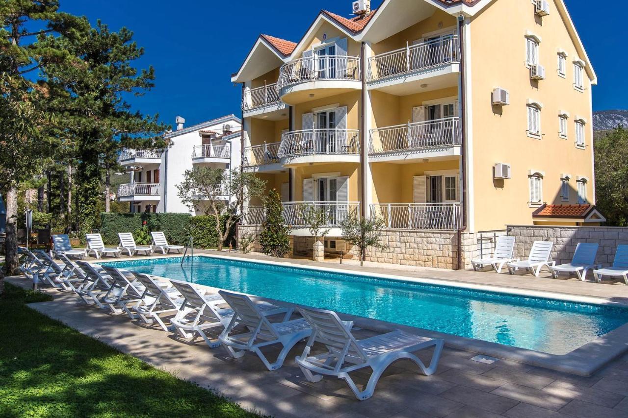 Apartments With A Swimming Pool Jadranovo, Crikvenica - 3238 Exterior foto